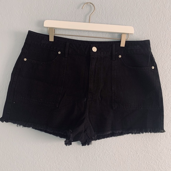 Forever 21 Pants - NWT Forever 21 Cut Off Shorts Plus 14